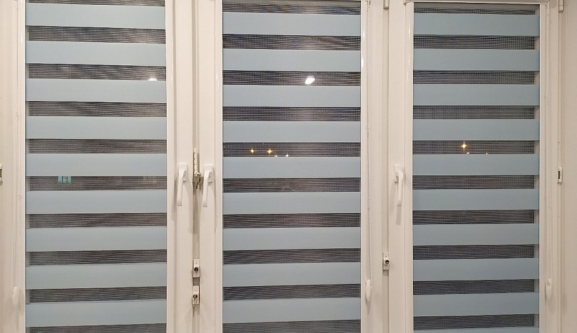 Рулонные шторы Юни2 с тканью Зебра Стандарт голубой